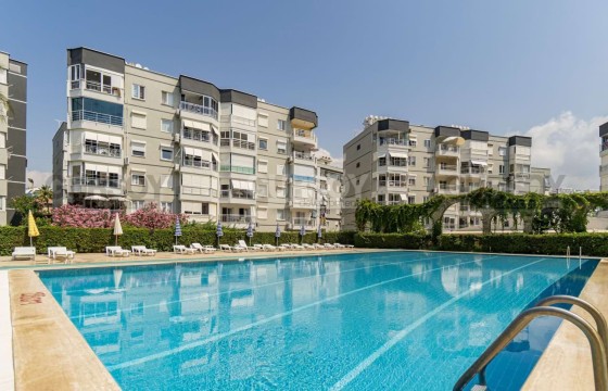 Просторная квартира 3+1 в районе Оба, всего 100 метров до моря! в Турции - фото 4