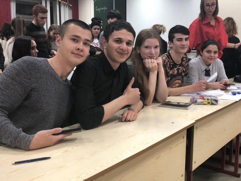 pervyi-etap-pervogo-otkrytogo-chempionata-kluba-veselyh-i-nahodchi.jpg