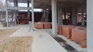 Дом с гаражом и бассейном с плоской кровлей