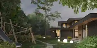 Дом Александра на берегу реки