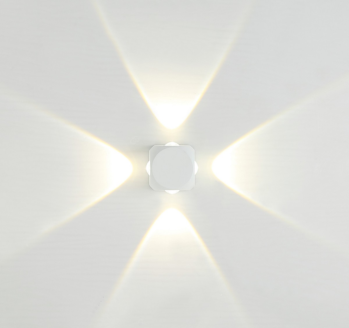 Светильник настенный LED 4*2W 4000K Белый 220V IP54 IL.0014.0016-4 WH