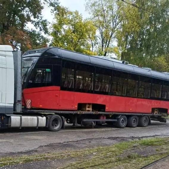 В Новосибирск поступил первый кузов модели Т701 для модернизации трамваев по контракту 2025 года