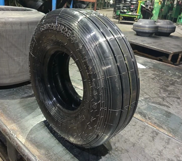На Алтайском шинном комбинате изготовили первый опытный образец авиашины для Superjet 100
