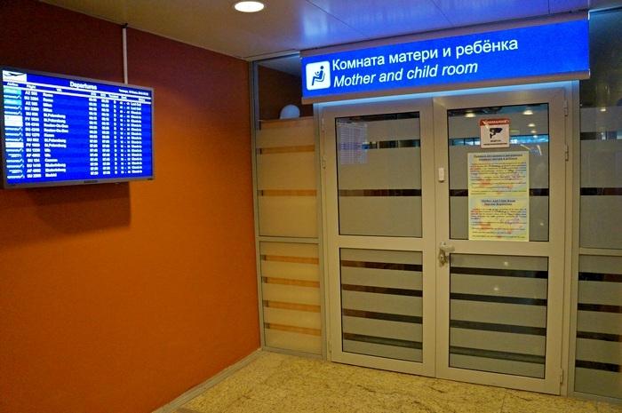 Женщину с малышом не пустили в комнату матери и ребёнка в аэропорту Иркутска