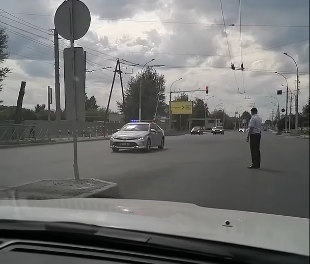 Вечером в пятницу Новосибирск сковали пробки из-за кортежа