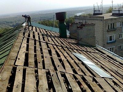 Город протекающих крыш: в Норильске ремонт кровель-бедствие для жителей 