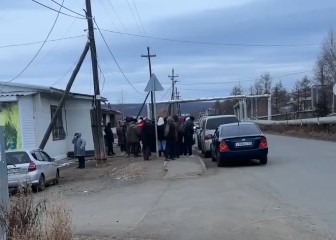 Жители Туры в Эвенкии занимают очереди за продуктами задолго до открытия магазина, но еды на всех не хватает