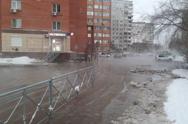 Крупная коммунальная авария оставила без тепла и воды более двухсот домов в Новосибирске