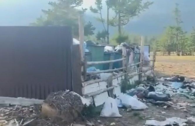 Народный фронт обнаружил очередную свалку возле Прибайкальского национального парка: мусор там копится уже два года