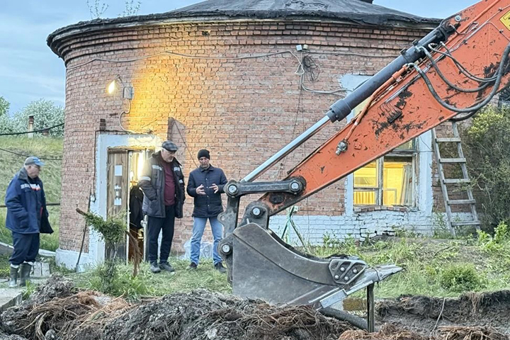 В Черногорске Республики Хакасия после трёх дней отсутствия воды устранили аварию