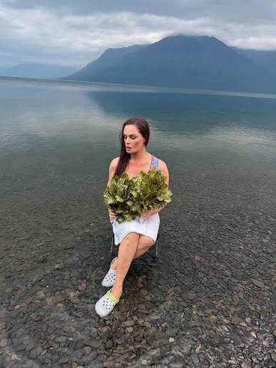 Екатерина Андреева искупалась в ледяном озере Лама на Таймыре