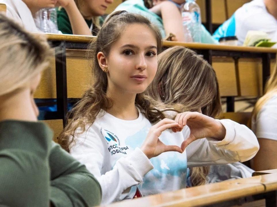 Алиса Филиппова студентка ИРНИТУ - 2 место всероссийского конкурса волонтёров.jpg Алиса Филиппова студентка ИРНИТУ - 2 место всероссийского конкурса волонтёров.jpg