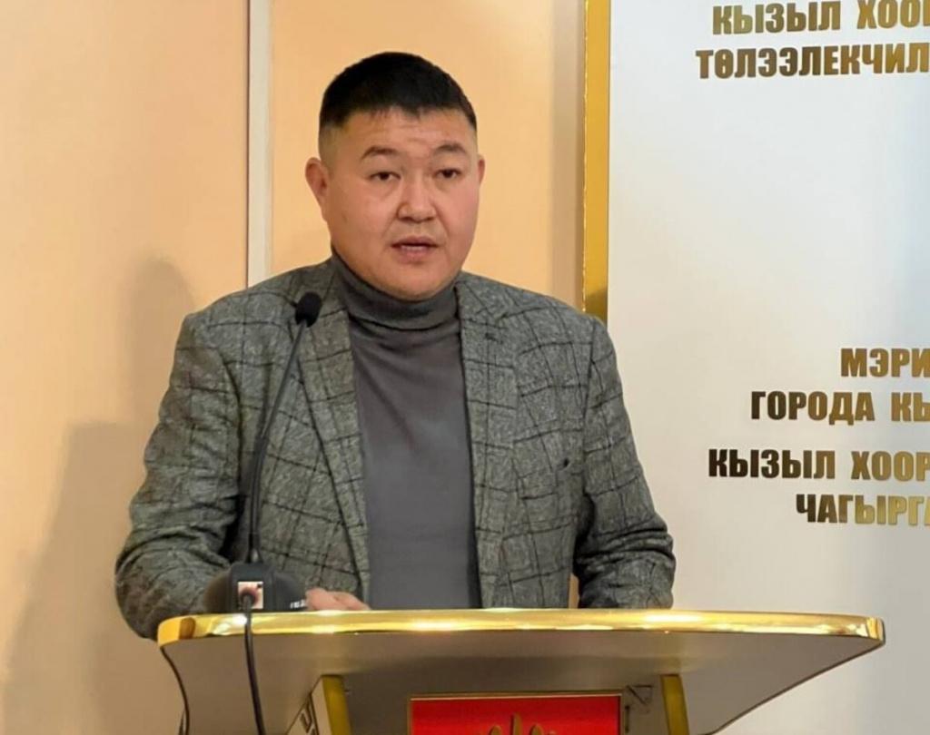 Врио мэра Кызыла назначен Вячеслав Судер-оол. Врио мэра Кызыла назначен Вячеслав Судер-оол.