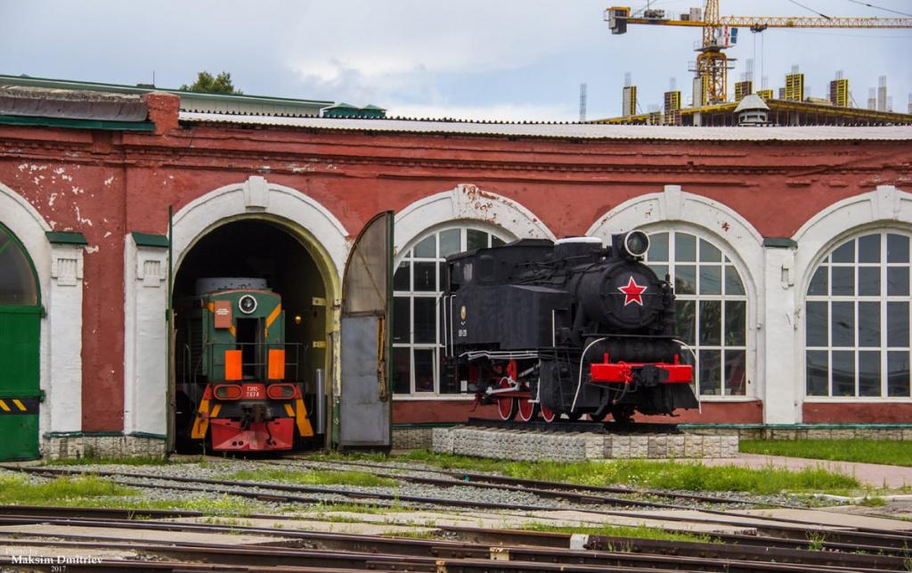 Паровоз 9П239 установлен в честь 70летия основания депо в Барнауле 2018 г.jpg Паровоз 9П239 установлен в честь 70летия основания депо в Барнауле 2018 г.jpg
