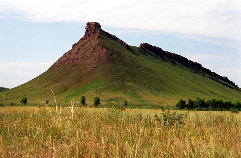 Поля и горы Хакасии