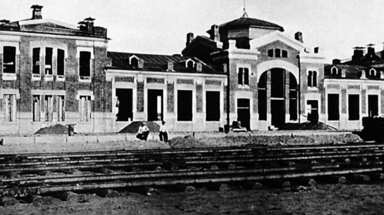 Старый вокзал в Барнауле Фото из архива АГКМ.jpg Старый вокзал в Барнауле Фото из архива АГКМ.jpg