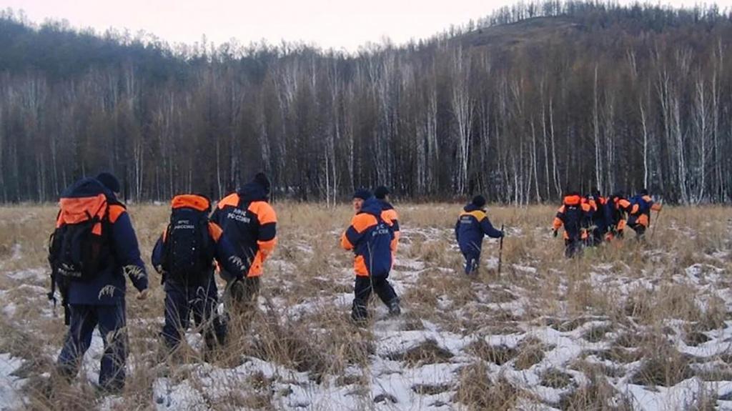 Тайна Араданского хребта Поисковая группа в лесу