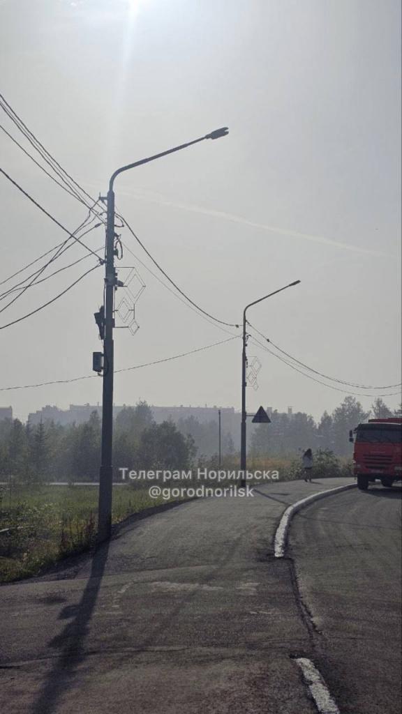 Норильск загрязнение города Талнах дым газ сернистый Фото тг-канал gorodnorilsk.jpg Норильск загрязнение города Талнах дым газ сернистый Фото тг-канал gorodnorilsk.jpg