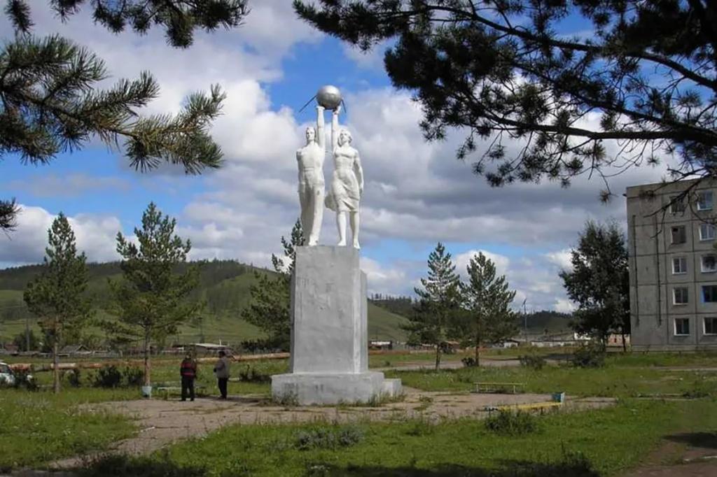 История Сорска Памятник труду