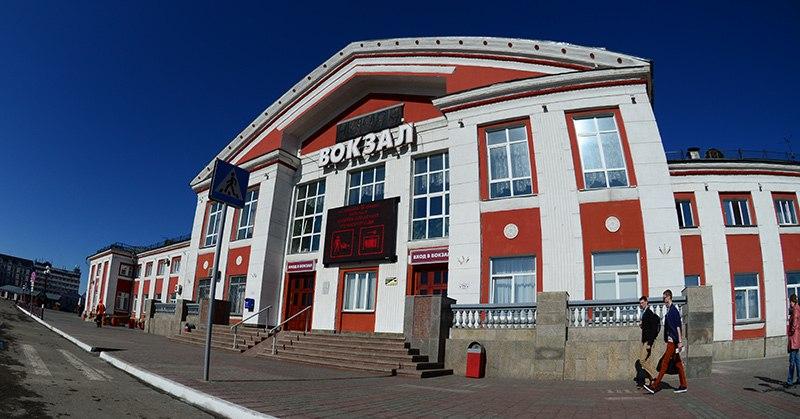 Обновлённое здание жд вокзала в Барнауле Фото vtourisme com.jpg Обновлённое здание жд вокзала в Барнауле Фото vtourisme com.jpg