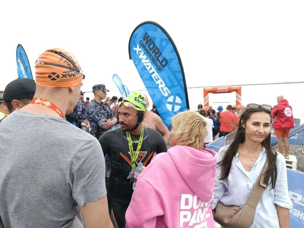 Енисей, заплыв в районе Дудинки, люди на берегу