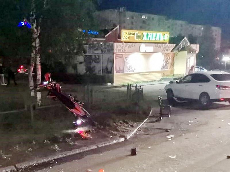 В Братске в аварию попали двое подростков на мотоцикле