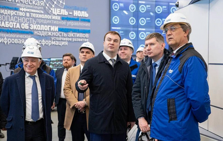Руководитель Министерства экономического развития РФ Максим Решетников побывал с рабочим визитом на предприятиях омского промышленного комплекса