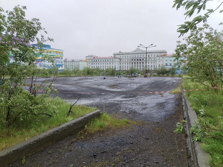 В Норильске всплеск общественных обсуждений провалов грунта
