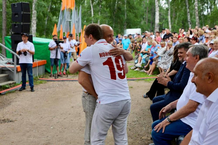 Обновлено: Сменит ли спикер парламента Хакасии единоросс Сокол регион работы – после конфликта с губернатором-коммунистом из-за муниципальной реформы?