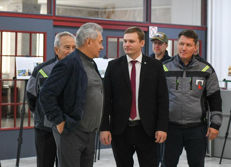 Сергей Шойгу приехал с рабочим визитом в Саяногорск, обсудить нацбезопасность и развитие Хакасии