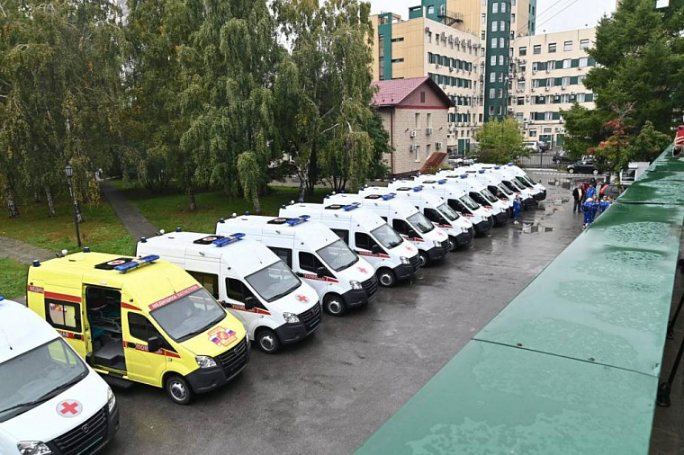 Новосибирская скорая помощь пополнилась 23 новыми автомобилями 