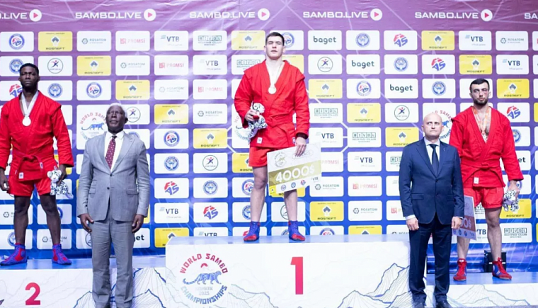 Спортсмен из Республики Алтай Артём Тадин завоевал золото на чемпионате мира по боевому самбо