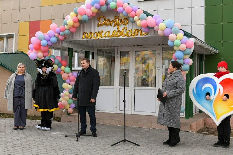 В хакасском селе Белый Яр открыли новый детский сад «Огонёк» на 120 мест