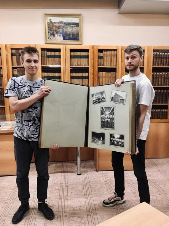 Уникальную столетнюю книгу весом 21 килограмм вернули в Томский политехнический университет