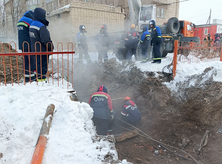 Обновлено: В Рубцовске Алтайского края ввели режим ЧС: авария на теплосети в 30-градусный мороз оставила без отопления 18 домов