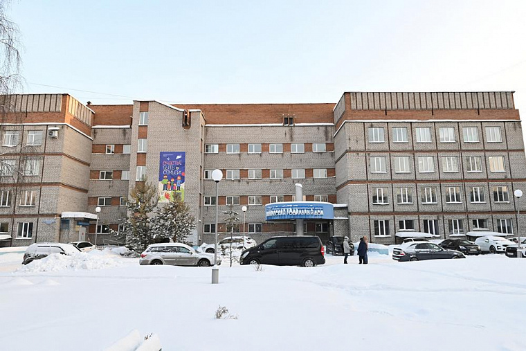 В Новокузнецке по делу о гибели 9 младенцев суд избрал меру пресечения главврачу Виталию Хераскову и завотделения реанимации Алексею Эмиху