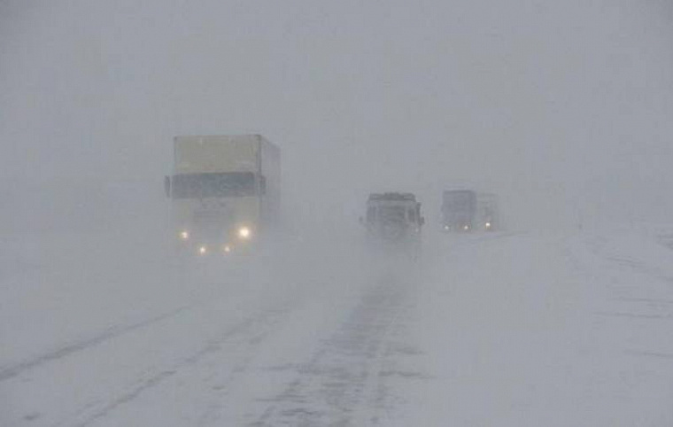 Дорожные службы Алтайского края приведены в режим повышенной готовности из-за надвигающейся непогоды