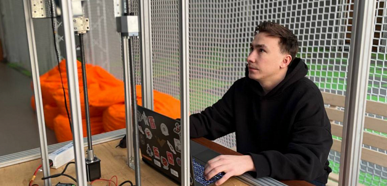 Томские студенты разрабатывают автоматическую доставку для маркетплейсов с использованием БПЛА и постаматов