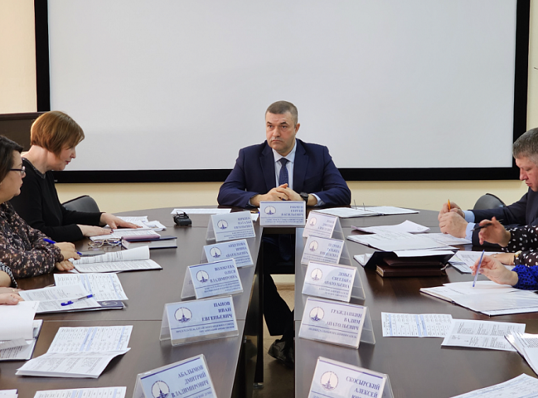 В Барнауле Алтайского края установили новые тарифы на проезд в общественном транспорте