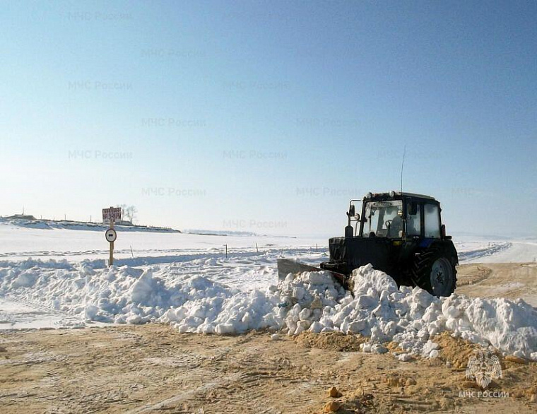 В Иркутской области началось массовое закрытие ледовых переправ
