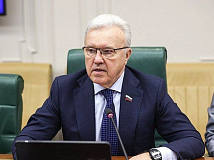 Сенатор от Красноярского края Александр Усс объявил об уходе из политики