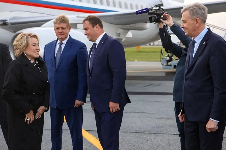 Обновлено: Председатель Совета Федерации Валентина Матвиенко прибыла в Омск с рабочей поездкой