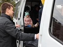 В Красноярском крае с 2027 года многодетным семьям будут дарить микроавтобус при рождении седьмого ребёнка