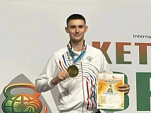 Спортсмен из Хакасии установил мировой рекорд на чемпионате по гиревому спорту