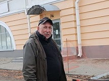 В Барнауле у Демидовской площади археологи раскапывают загадочное деревянное сооружение