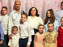 Путин присвоил звание «Мать-героиня» жительнице Томской области Елене Заяц, воспитывающей 14 детей