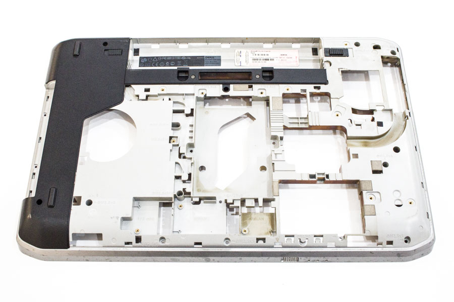Нижняя часть корпуса (поддон) для DELL E5530 (P28G) AP0M1000700