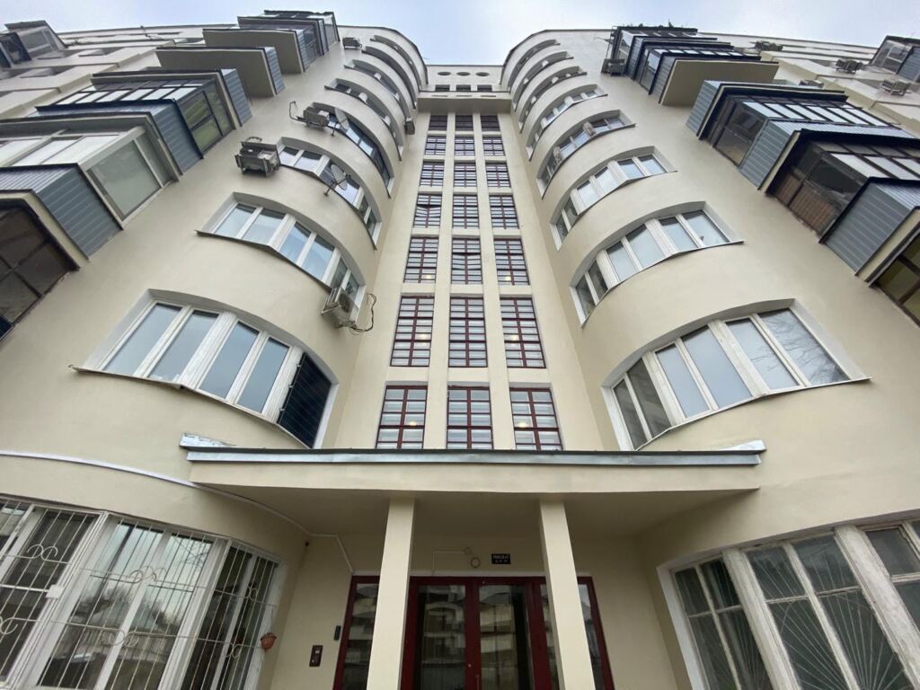 В Басманном тупике завершен капремонт дома, построенного по проекту Владимира Кильдишева