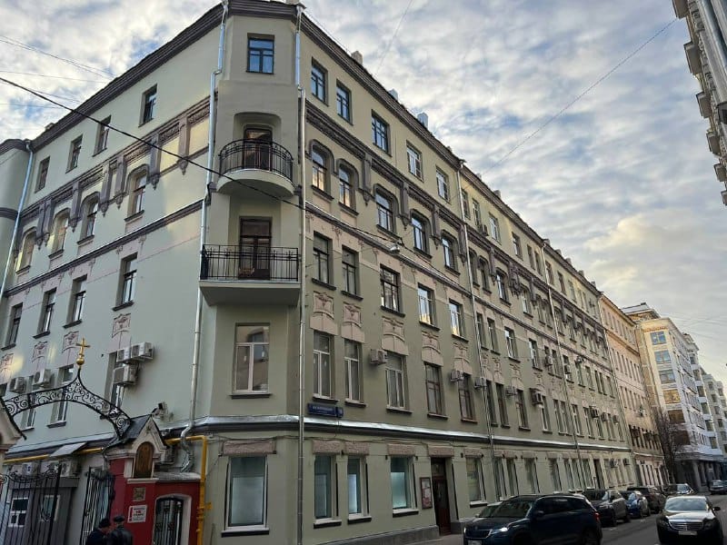 На Арбате завершен капремонт дома притча Патриаршего подворья