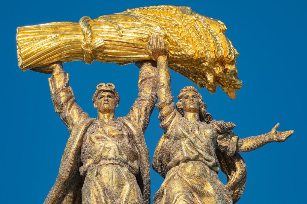 Медаль ВСХВ помогла узнать имя без вести пропавшего советского солдата